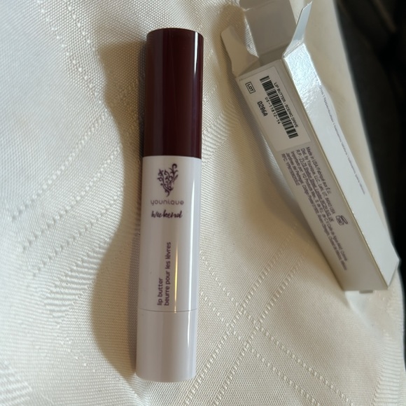 Younique New in Box Scenic Drive Lip Butter - Picture 4 of 5
